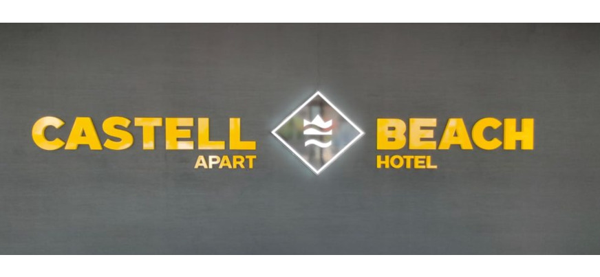Letras de pvc pintadas en amarillo con logo corporeo de metacrilato iluminado
