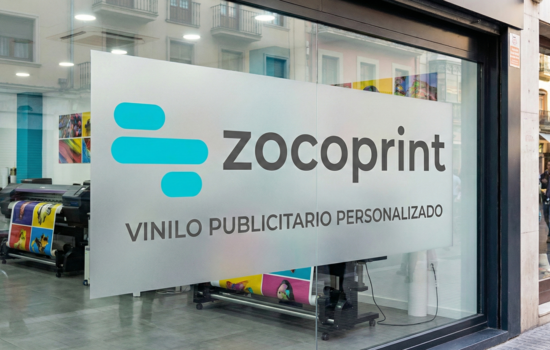 vinilo publicitario personalizado en cristalera